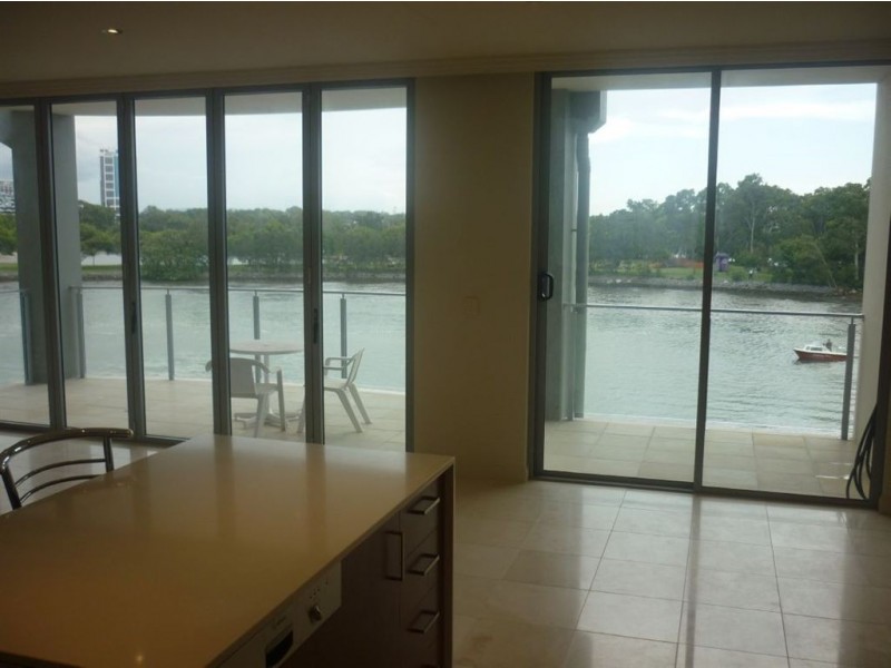 6/68 Sunset Boulevard, Surfers Paradise QLD 4217