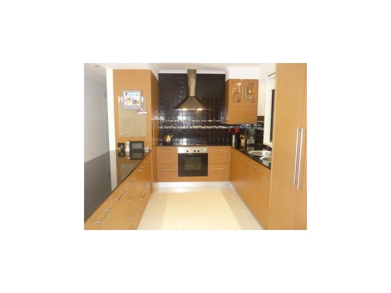 8 Kalimna Drive, Broadbeach Waters QLD 4218