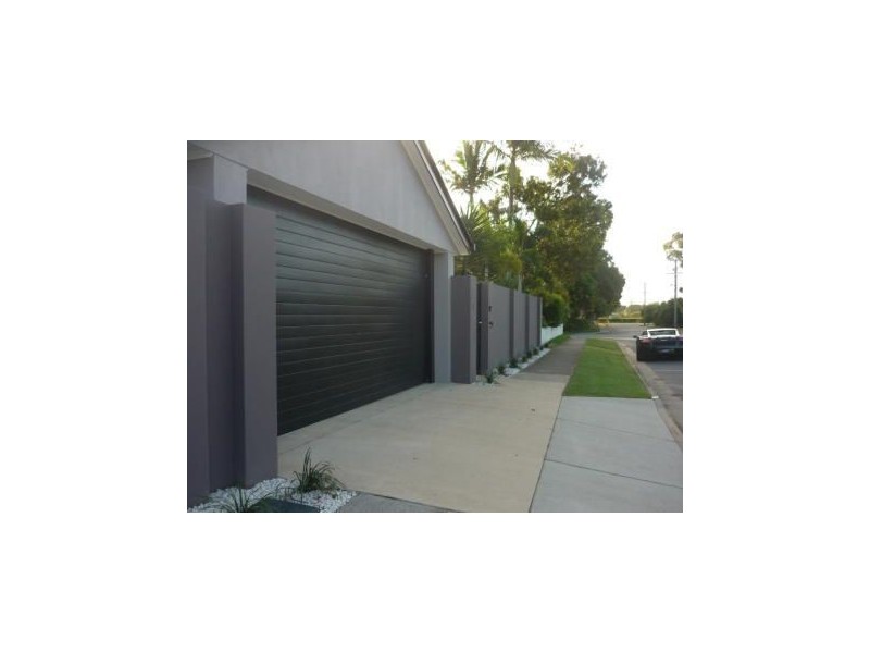 8 Kalimna Drive, Broadbeach Waters QLD 4218