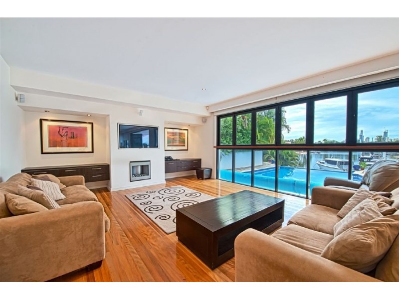 41 T E Peters Drive, Broadbeach Waters QLD 4218