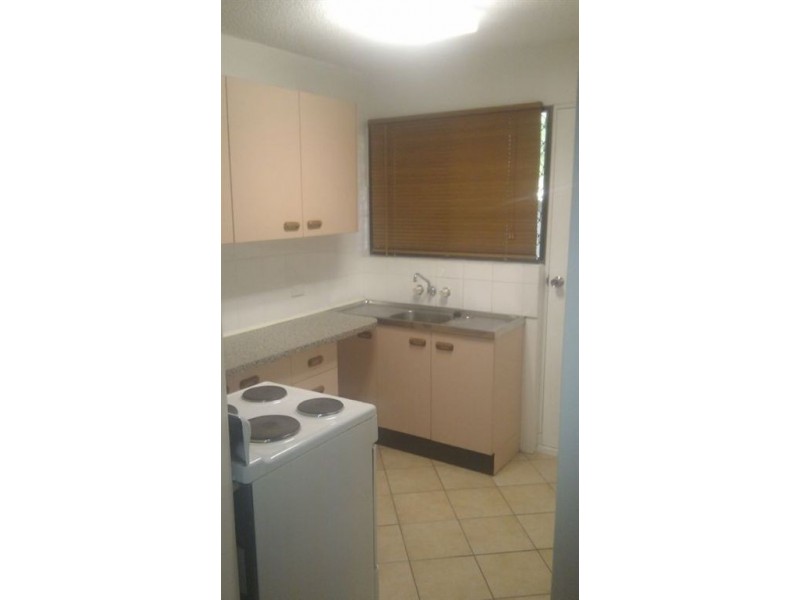 5/2 Sunshine Boulevard, Broadbeach Waters QLD 4218