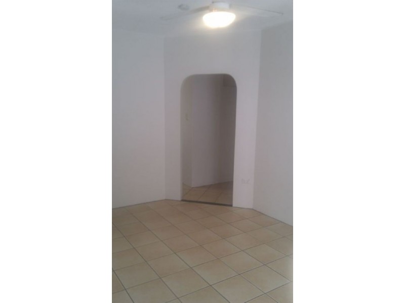 5/2 Sunshine Boulevard, Broadbeach Waters QLD 4218