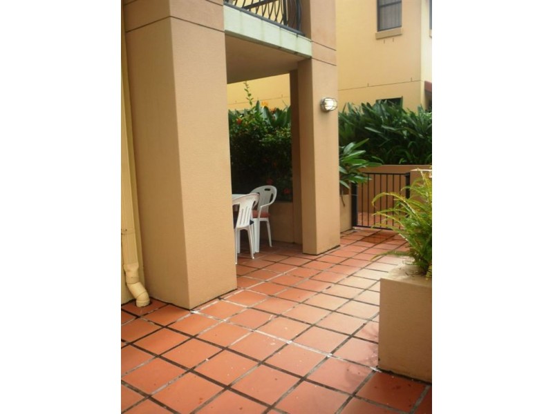 2/40 Ventura Road, Mermaid Beach QLD 4218
