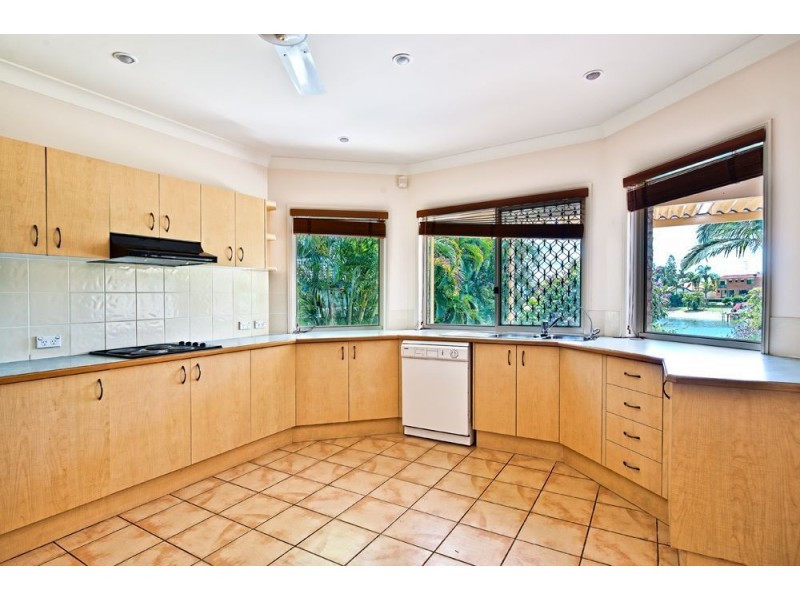 1 Huon Street, Broadbeach Waters QLD 4218