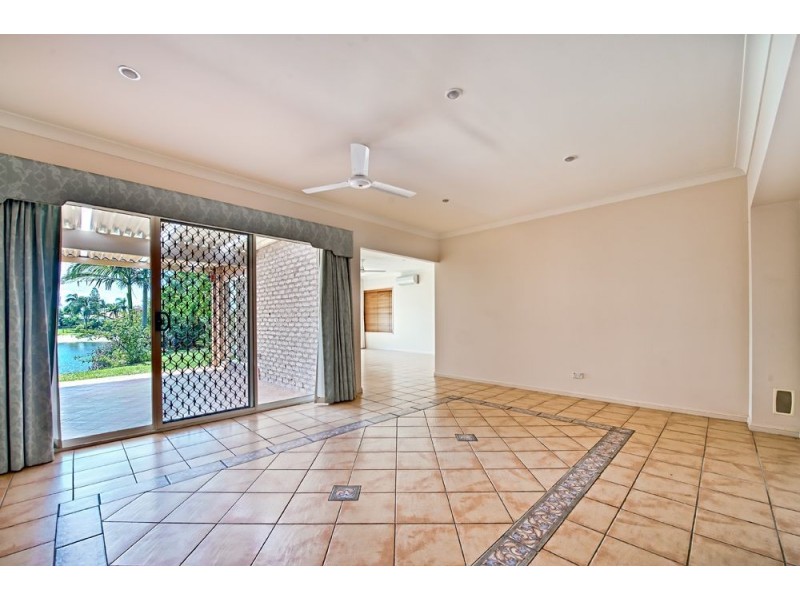 1 Huon Street, Broadbeach Waters QLD 4218