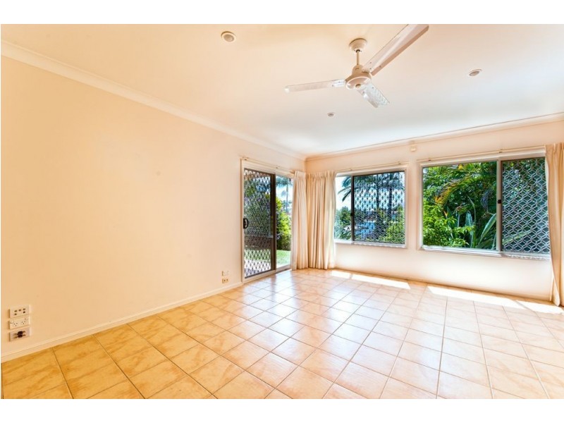 1 Huon Street, Broadbeach Waters QLD 4218