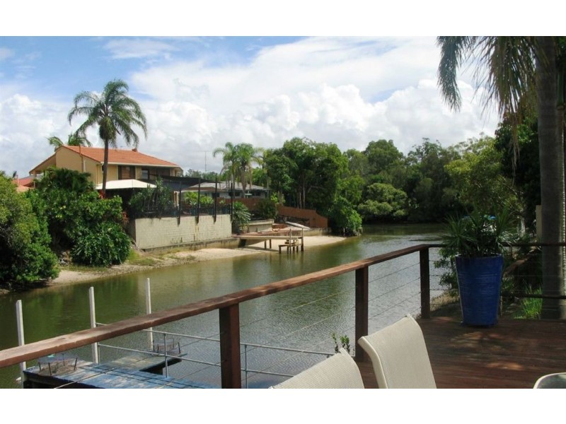 172 Monaco Street, Broadbeach Waters QLD 4218