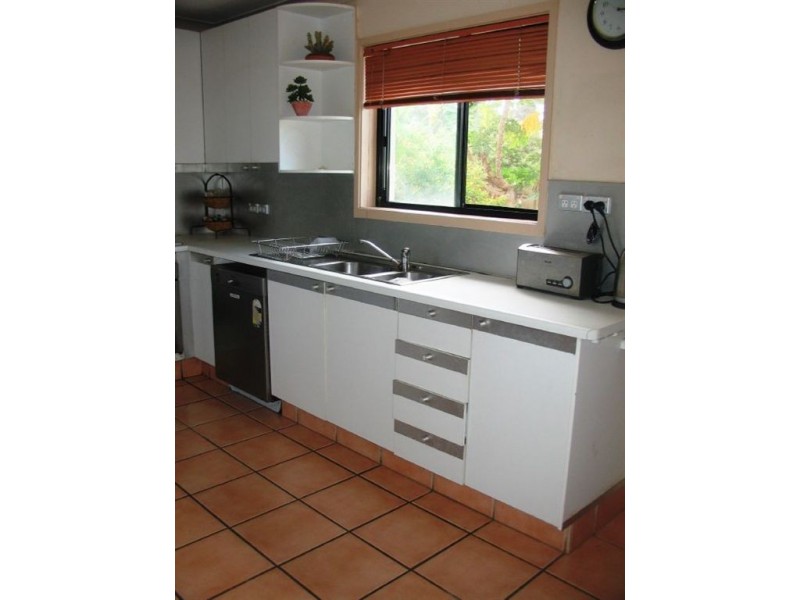 172 Monaco Street, Broadbeach Waters QLD 4218