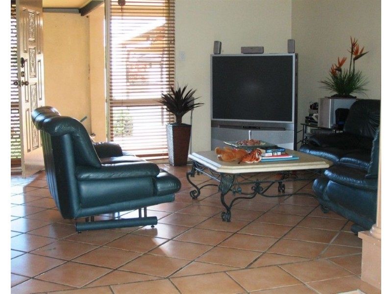 172 Monaco Street, Broadbeach Waters QLD 4218