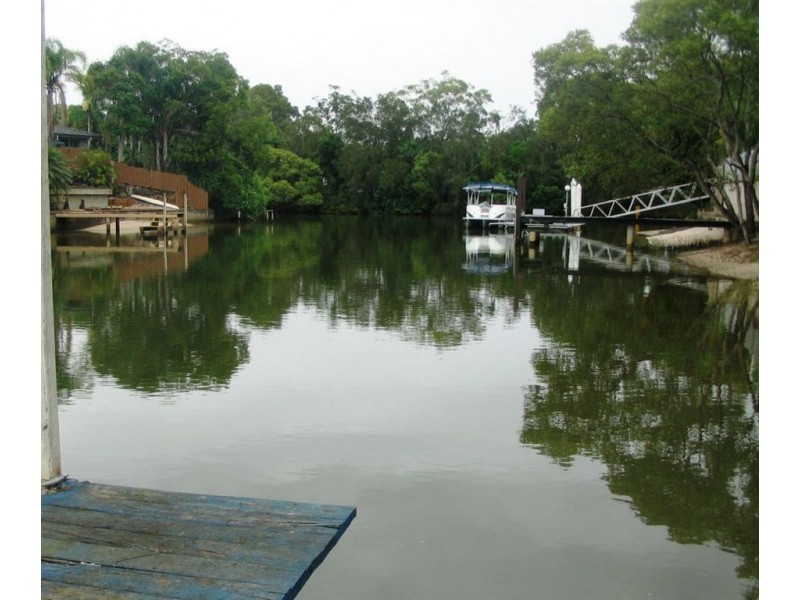 172 Monaco Street, Broadbeach Waters QLD 4218