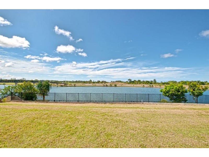 5073 Emerald Island Drive, Carrara QLD 4211
