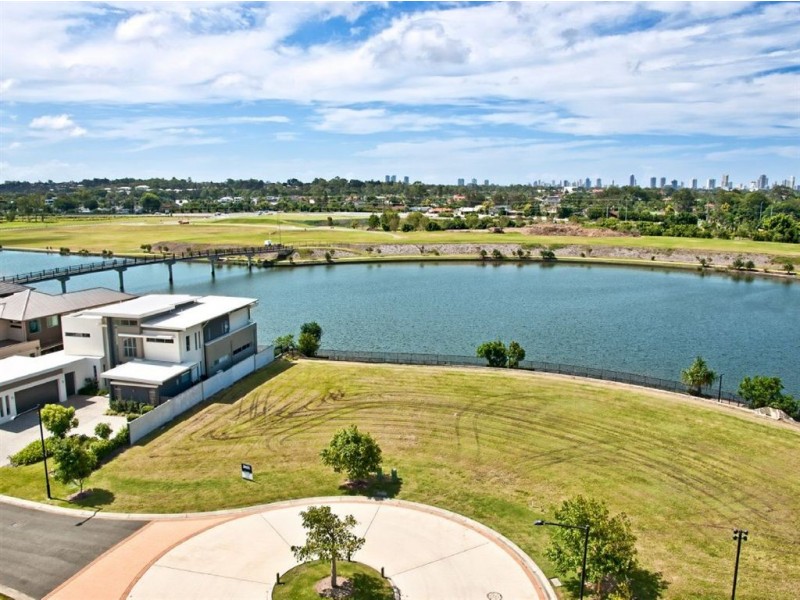 5073 Emerald Island Drive, Carrara QLD 4211