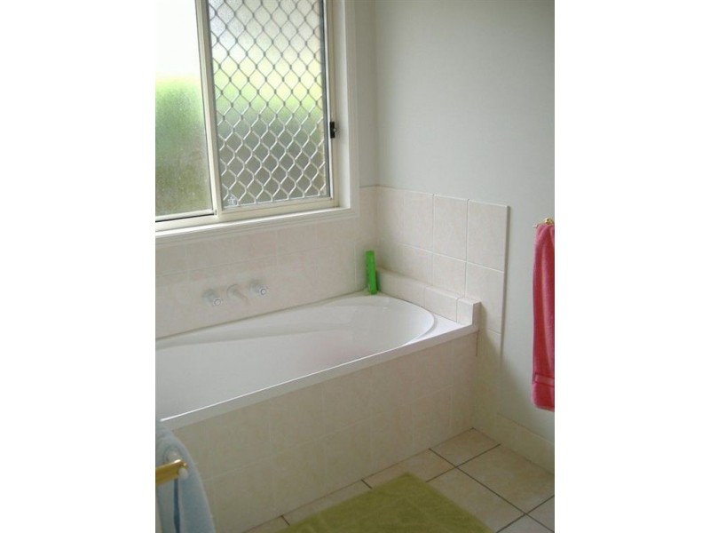 12 Pennsylvania Avenue, Varsity Lakes QLD 4227