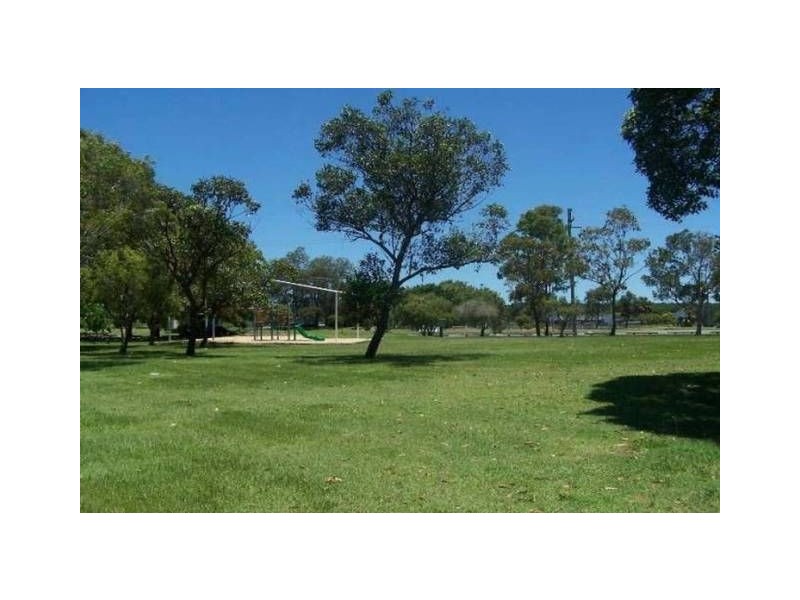 2/2 Rope Court, Mermaid Waters QLD 4218