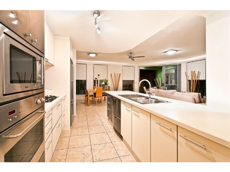 3045 Everglade Drive, Carrara QLD 4211