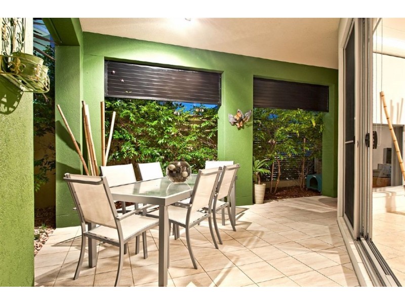 3045 Everglade Drive, Carrara QLD 4211