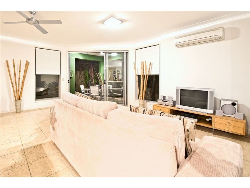 3045 Everglade Drive, Carrara QLD 4211