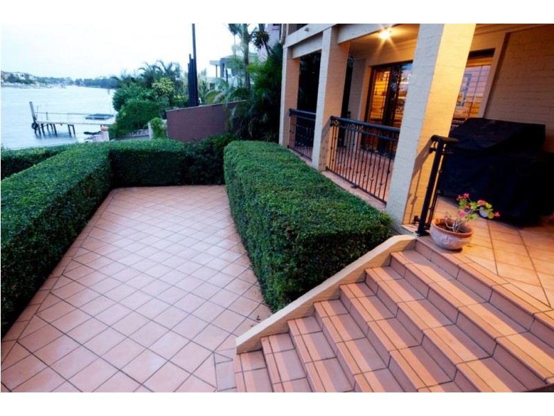 50 Fitzwilliam Street, Carrara QLD 4211