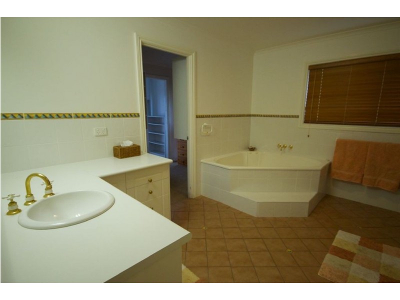 50 Fitzwilliam Street, Carrara QLD 4211