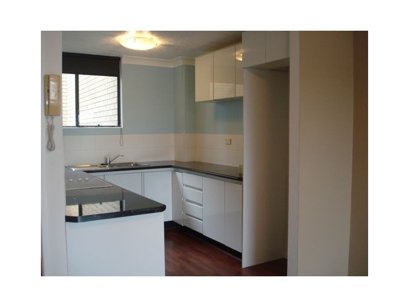 6/18 Sunshine Blvd, Broadbeach Waters QLD 4218