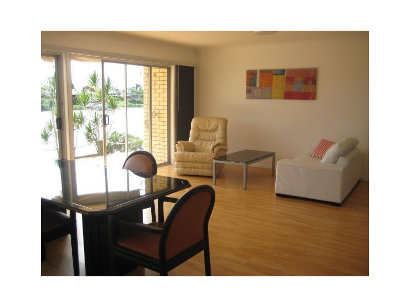 6/20 Aquila Court, Mermaid Waters QLD 4218