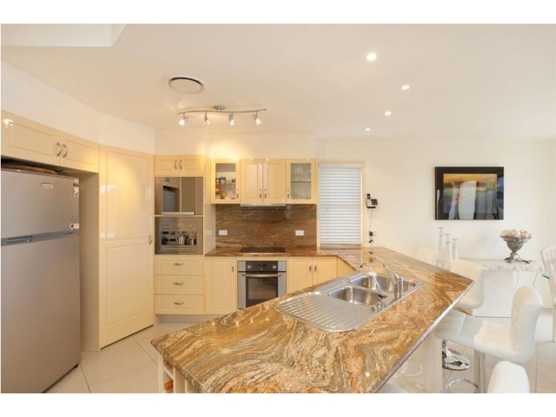 2A Ben Lexcen Place, Robina QLD 4226