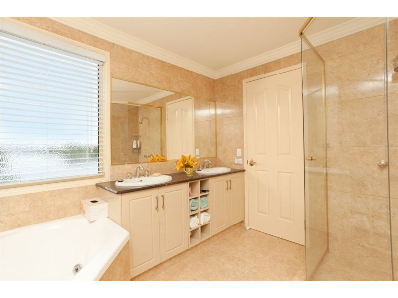 2A Ben Lexcen Place, Robina QLD 4226