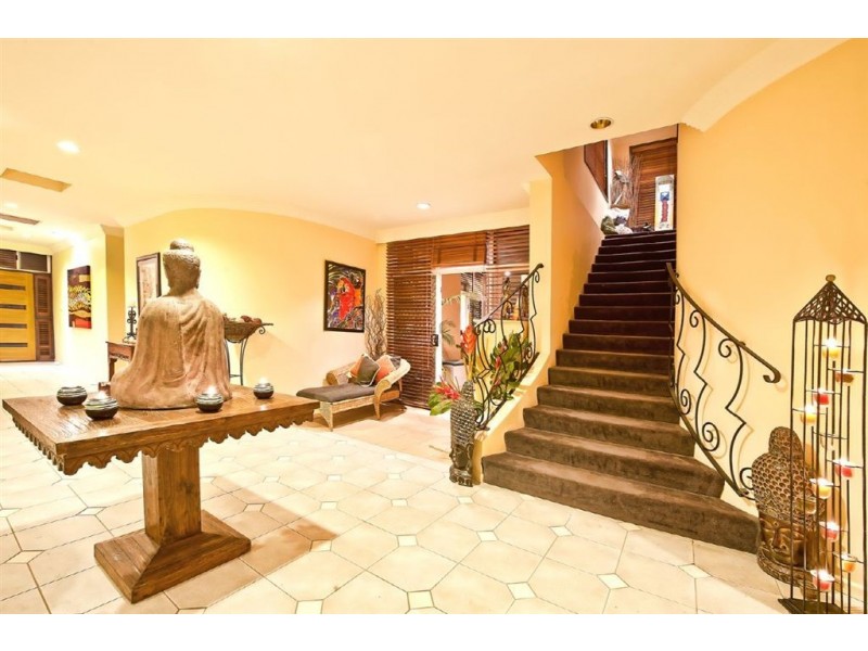 18 Garden Grove, Carrara QLD 4211