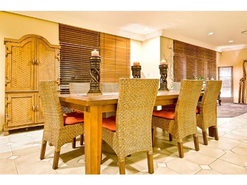 18 Garden Grove, Carrara QLD 4211