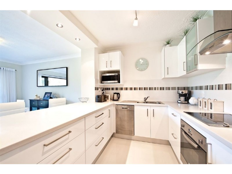 7/16 St. Kilda Ave, Broadbeach QLD 4218