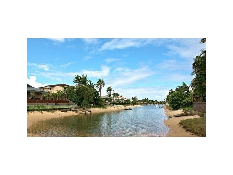 16 Pacific Blvd, Broadbeach Waters QLD 4218