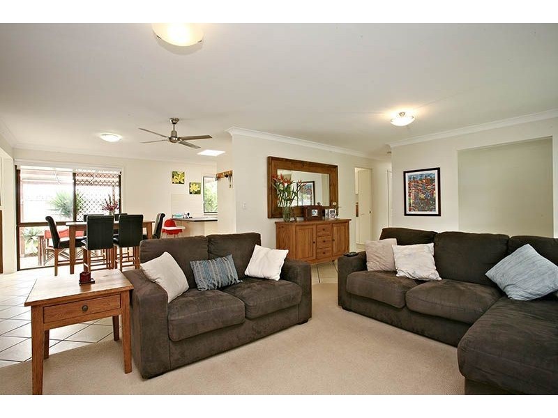 16 Pacific Blvd, Broadbeach Waters QLD 4218