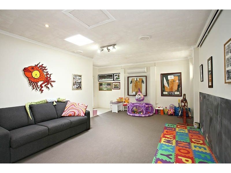 16 Pacific Blvd, Broadbeach Waters QLD 4218