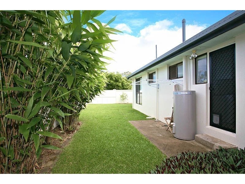 16 Pacific Blvd, Broadbeach Waters QLD 4218