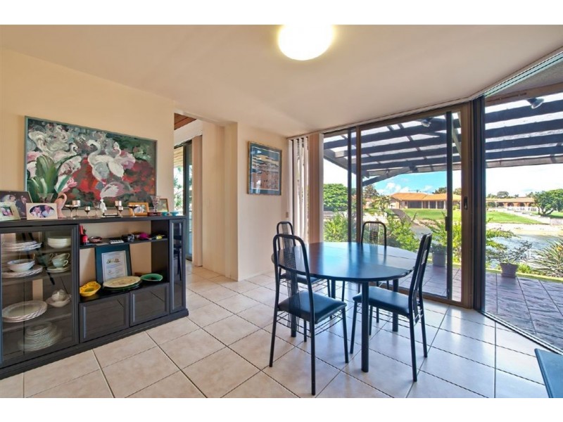 13 Beverley Crescent, Broadbeach Waters QLD 4218