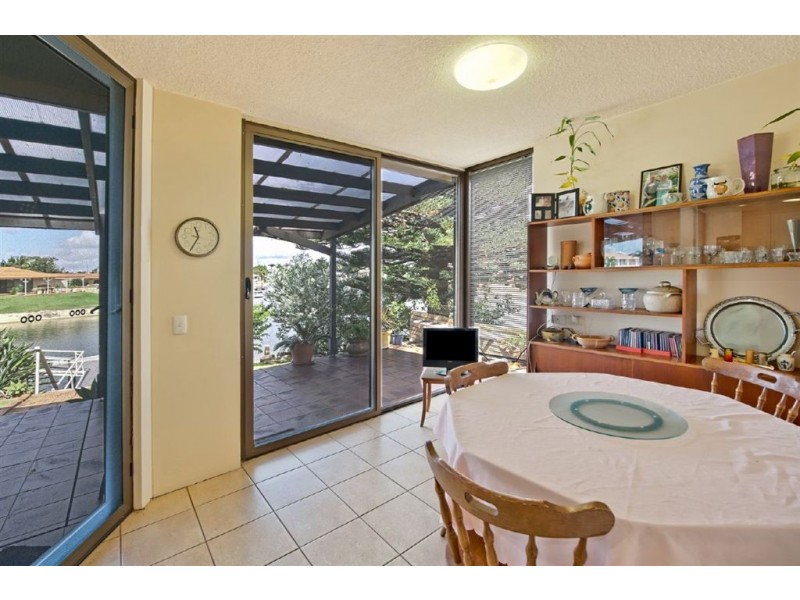 13 Beverley Crescent, Broadbeach Waters QLD 4218