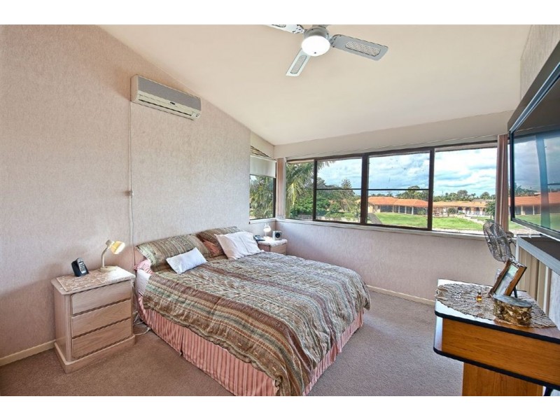 13 Beverley Crescent, Broadbeach Waters QLD 4218