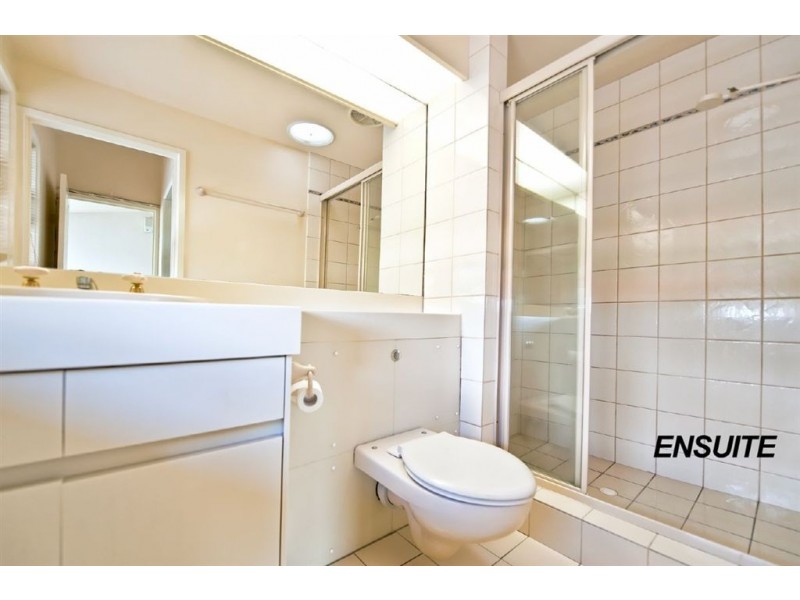 13 Beverley Crescent, Broadbeach Waters QLD 4218