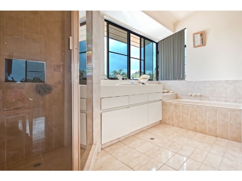 13 Beverley Crescent, Broadbeach Waters QLD 4218