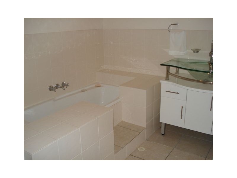 51 Arcadia Drive, Mermaid Waters QLD 4218