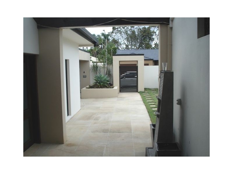 51 Arcadia Drive, Mermaid Waters QLD 4218