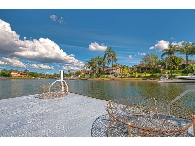 8 Coolong Cr, Carrara QLD 4211