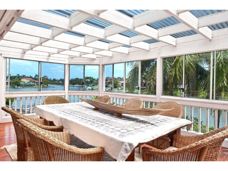 8 Coolong Cr, Carrara QLD 4211