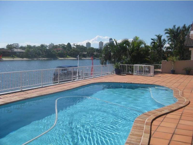 74 Waitomo Street, Broadbeach Waters QLD 4218