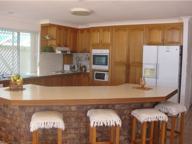 74 Waitomo Street, Broadbeach Waters QLD 4218
