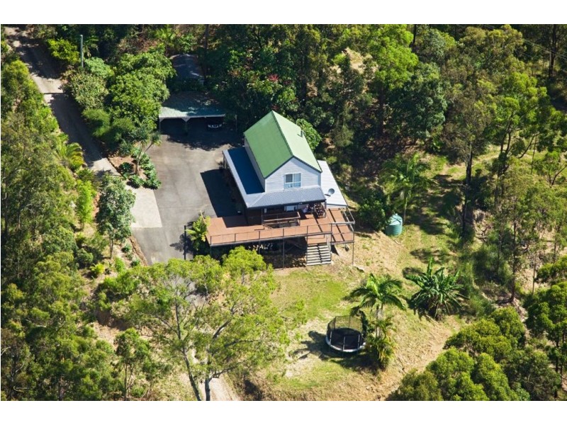 2 Chesterfield Drive, Bonogin QLD 4213