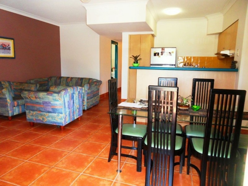 37/112 Surf Parade, Broadbeach QLD 4218