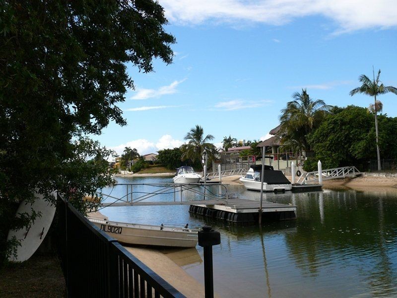 152 Monaco Street, Broadbeach Waters QLD 4218