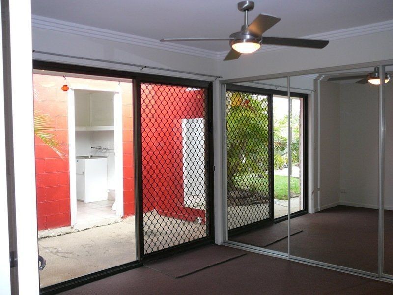 152 Monaco Street, Broadbeach Waters QLD 4218