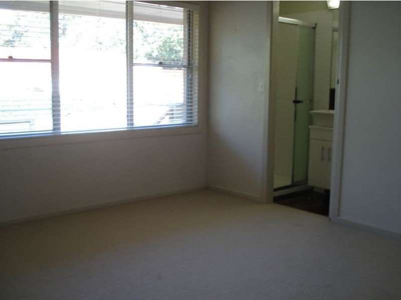 14 Greer Tce, Southport QLD 4215